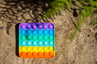 Gökkuşağı Kıpır kıpır oyuncak