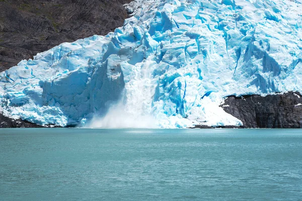 Glaciärsmältning Sönderfallande Patagonien — Stockfoto