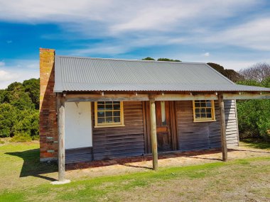 Ranger 's Hut, Tazmanya' daki Narawntapu Ulusal Parkı 'nda bulunan tarihi bir yerleşimci kulübesi..
