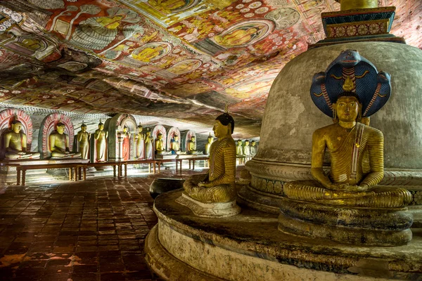 dambulla, sri lanka tapınakta mağara. 