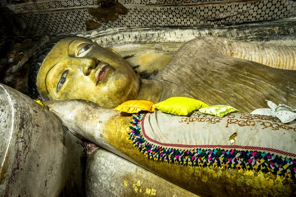 Dambulla, sri lanka tapınakta mağara. — Stok fotoğraf