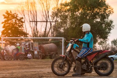 Machuhy, Ukrayna - 11 Eylül 2016: Anlar Ukrayna'nın motoball Şampiyonası maç sırasında.