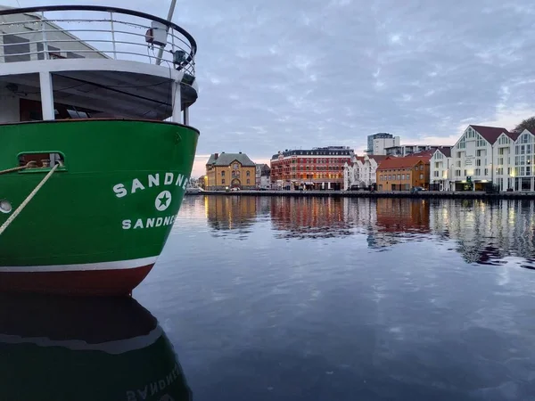 Stavanger Norveç Kasım 2019 Sonbaharda Yolcu Gemisi Hangarı Yakınlarındaki Şehir — Stok fotoğraf