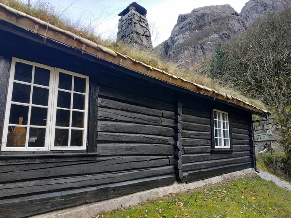 Вид Здания Дома Старом Стиле Викингов Недалеко Города Бюркьедал Норвегия — стоковое фото