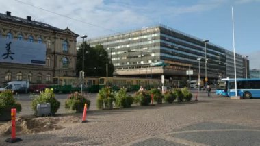 Helsinki, Finlandiya 'daki Aziz Niklas katedrali yakınlarındaki cephe ve alan