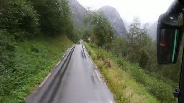 フラム村とフラム鉄道の近くのノルウェーの性質 — ストック動画