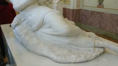 Saint Petersburg, Rusya - 22 Eylül 2019: Hermitage 'ın iç mimarisi ve sergileri hakkında günlük görüş