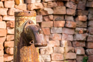 eski su sütun şehir açık havada