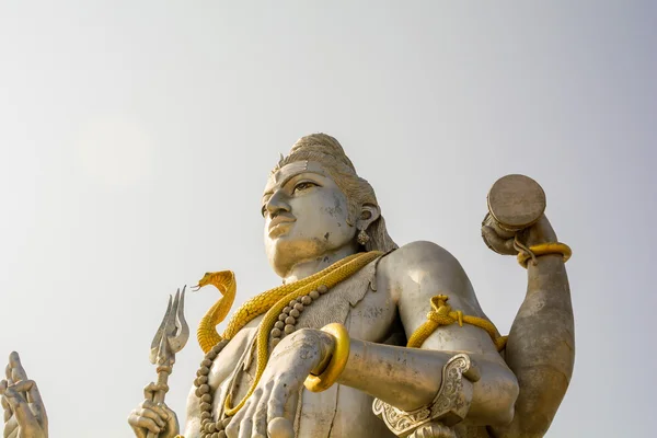 Murudeshwara chrám a Indie beach — Stock fotografie