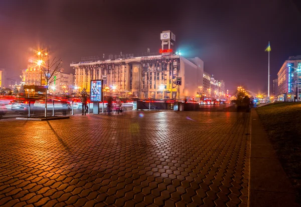 QUIIV, UCRÂNIA - 18 de dezembro de 2015: Praça da Independência - a praça central de Kiev. Em 2013 ocorreram os principais eventos da dignidade da Revolução . — Fotografia de Stock