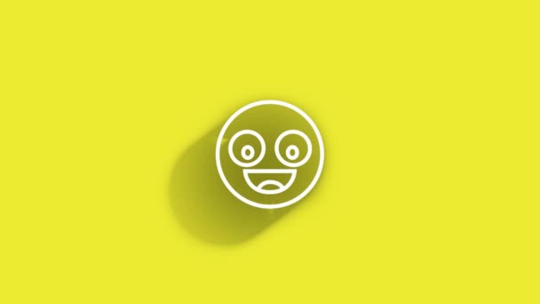 Glimlachend gelukkig Emoji symbool, terwijl de schaduw passeert rondom op gele achtergrond in 4K resolutie Loop Ready File — Stockvideo