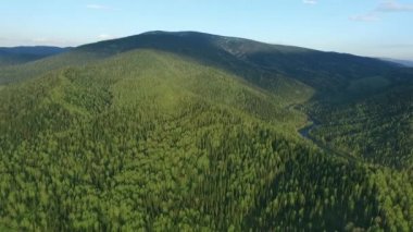 Dikey asansör video kamera (quadrocopters mountain yakınındaki)