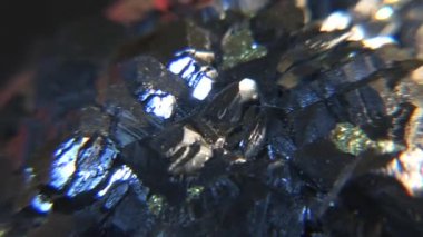 Mineraller: kalsit, pirit