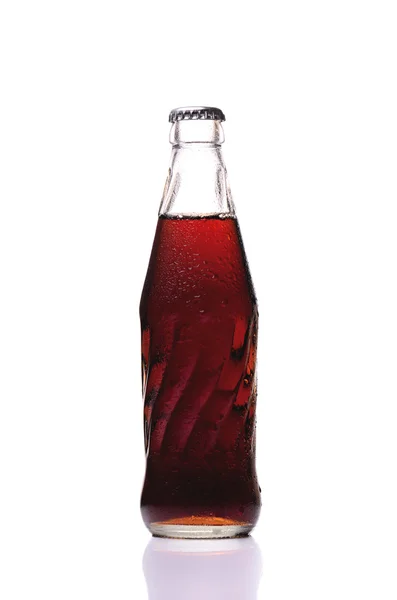 Kola şişesi bardak soğuk