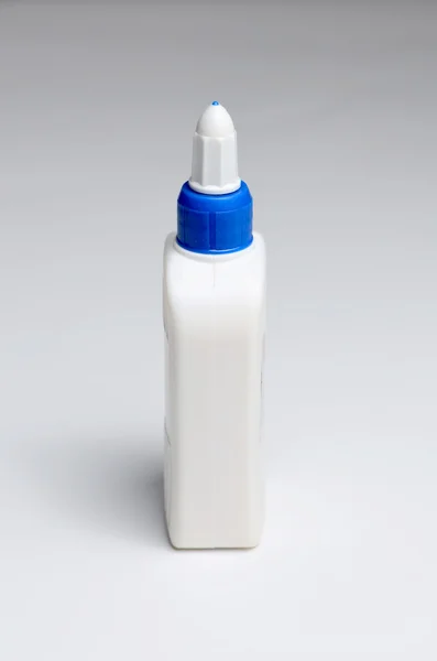 Um tubo de cola líquida — Fotografia de Stock