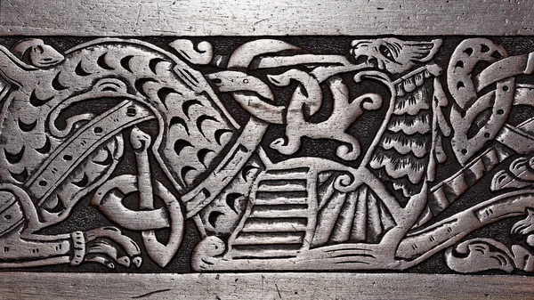 Viking ξυλογλυπτική του ένα γκριφόν Φωτογραφία Αρχείου