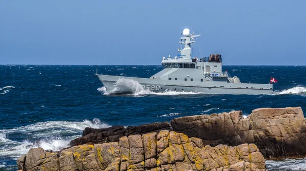 Deense kustwacht in de buurt van de kust op bornholm — Stockfoto