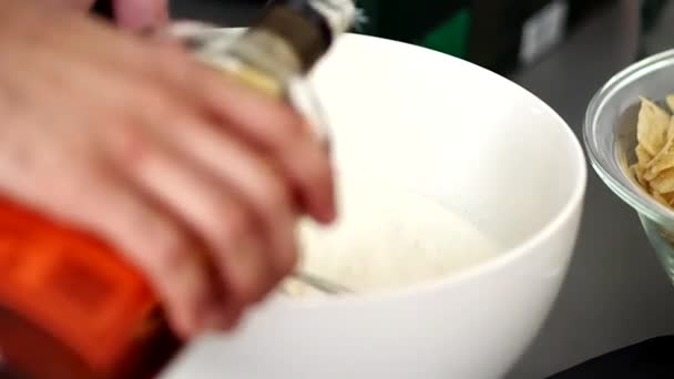 Fazendo Brandy sorvete usando com nitrogênio líquido . — Vídeo de Stock