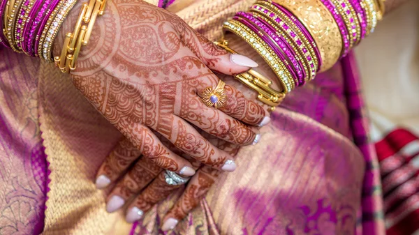 Waiting indian bride — Stock Photo, Image