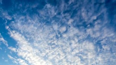 Mavi gökyüzü timelapse 4k