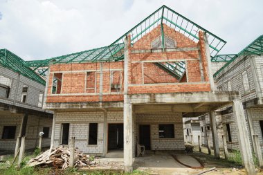 kahverengi tuğla ile ev inşaatı
