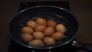 tavada yumurta kaynatın