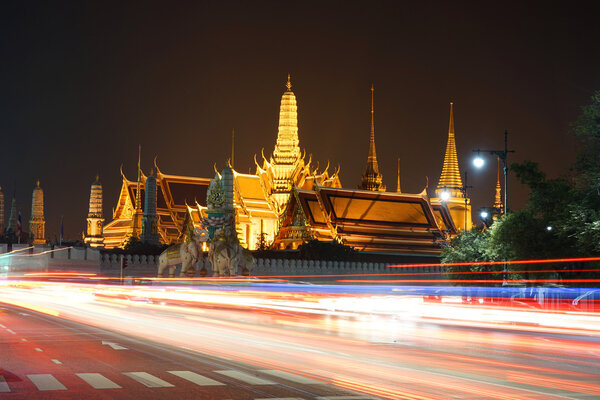 grand palace of thailand in night of citysacpe