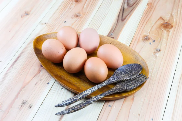 yumurta, tahta kaşıklar, ahşap çatal