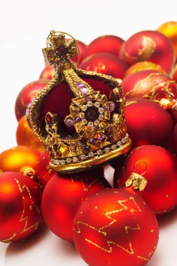 parlak kırmızı baubles