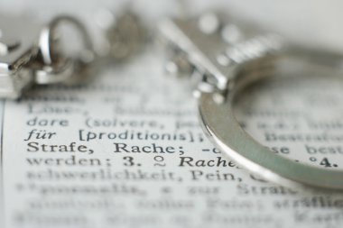 Aşırı yakın çekim sözlük üzerinde kelepçe