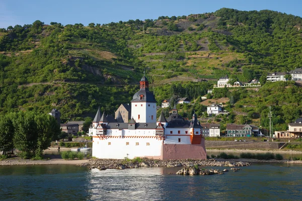 Allemagne, Rhénanie-Palatinat, Vue du château de pfalzgrafenstein nea — Photo