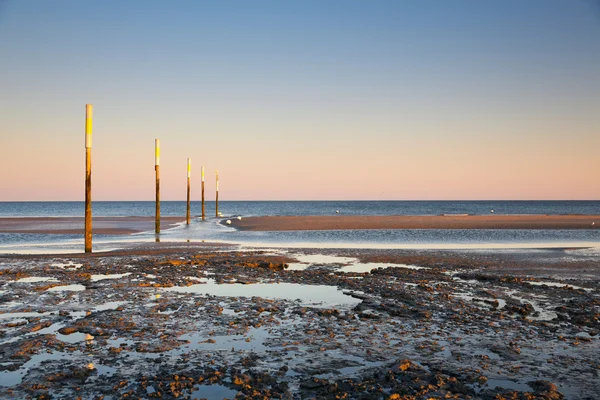 Almanya, Kuzey Denizi, plaj ön ayaklık, tideways ile — Stok fotoğraf