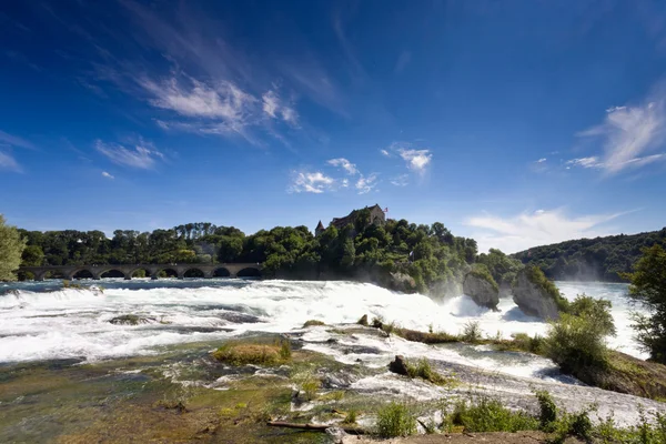 Suíça, Neuhausen, Vista da cachoeira de rinoceronte — Fotografia de Stock