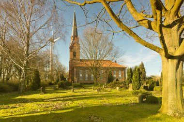 Almanya, Hamburg, Altenwerder eski kilise ve Rüzgar motoru