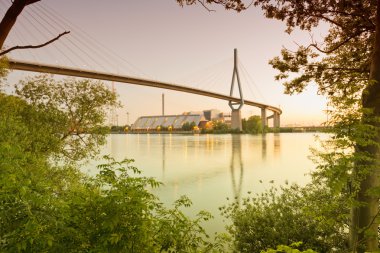 Almanya, Hamburg, askılı köprü liman entra geçiş