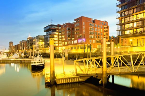 Germany, Hamburg, Hafencity, modern architecture at the waterfro — Stock Photo, Image