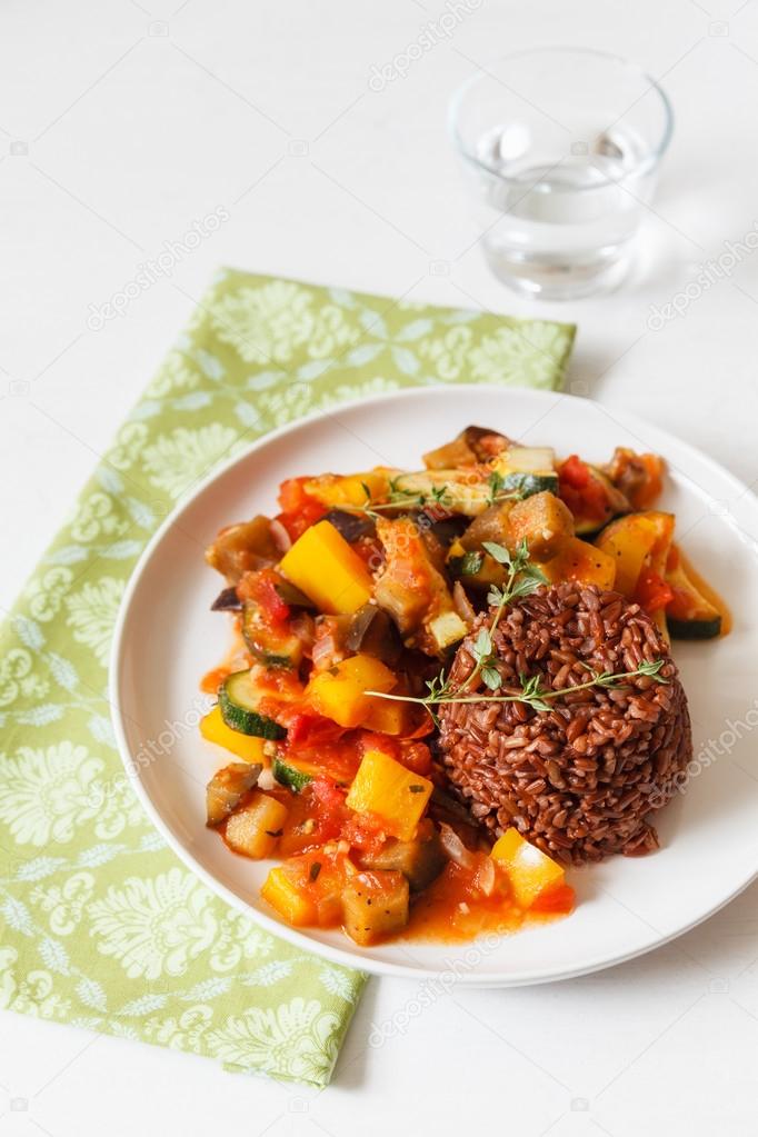 Ratatouille with red wholemeal rice