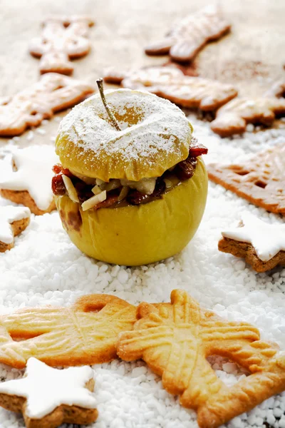 Жареное яблоко с корицей звезд и spekulatius печенье — стоковое фото