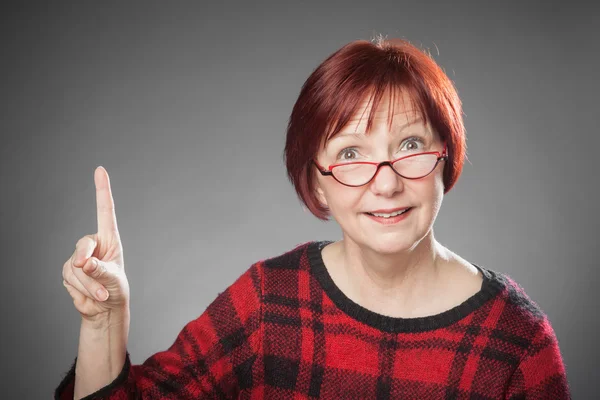 Roodharige vrouw, portret, gelaatsuitdrukking, slimme — Stockfoto