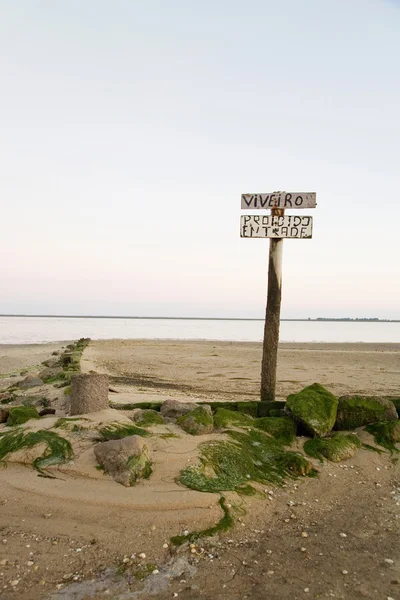 Portugalia, Algarve, znak zakazu na plaży — Zdjęcie stockowe