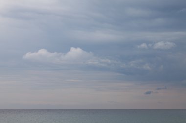 Almanya ' nın kuzeyinde Schleswig-Holstein, Baltık Denizi, bulutlar