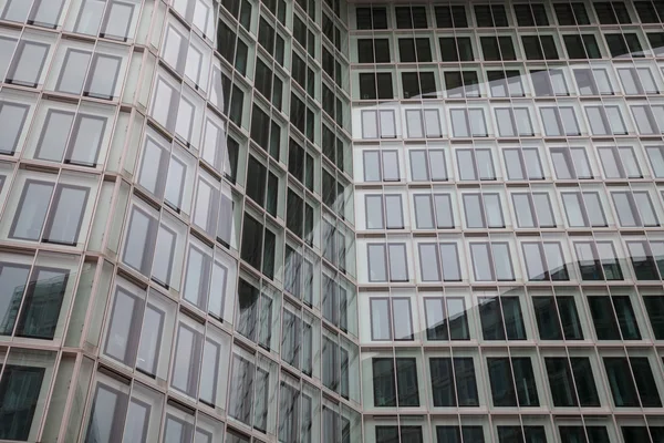 Alemania, Hamburgo, Edificios de oficinas, fachadas de vidrio —  Fotos de Stock