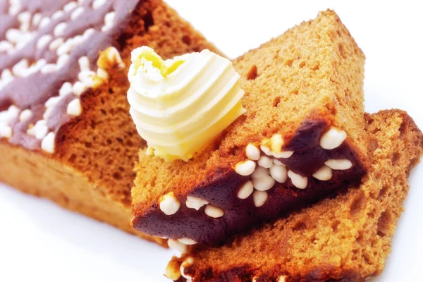 Gâteau de Noël, gâteau au miel avec boucle de beurre — Photo