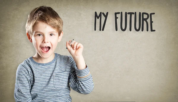 Junge, Porträt, Schreiben, was wird meine Zukunft sein?? — Stockfoto