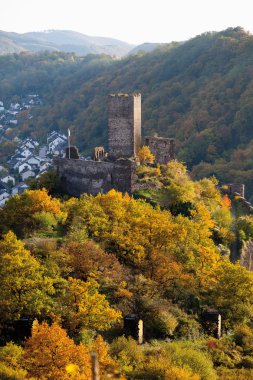 Almanya, Rheinland-Pfalz, görünümü niederburg Kalesi