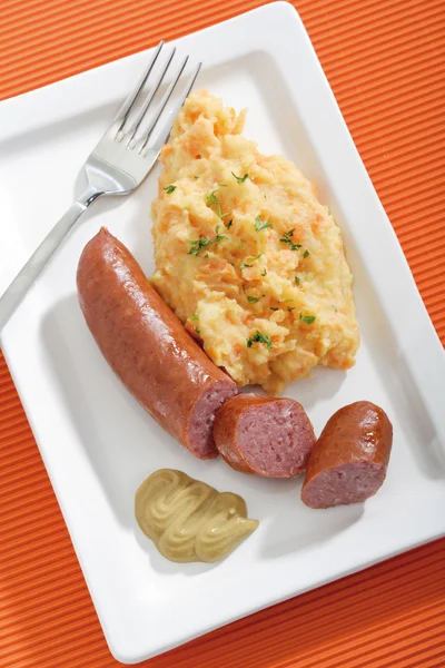 Typical german Mettwurst with mashed potatoes and mustard — Stock Photo, Image