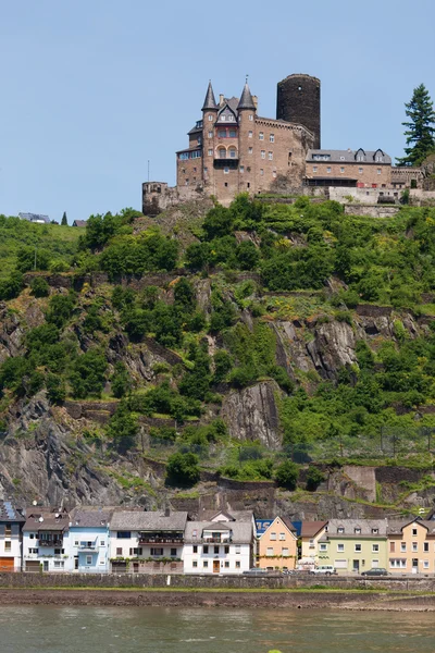 Germania, Renania-Palatinato, Veduta del castello e del villaggio di burg katz — Foto Stock