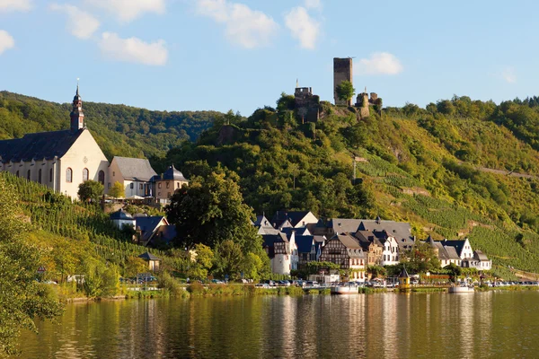 バイルシュタイン写真素材、ロイヤリティフリーバイルシュタイン画像Depositphotos®