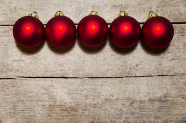 Kırmızı baubles Wood, kopya alanı