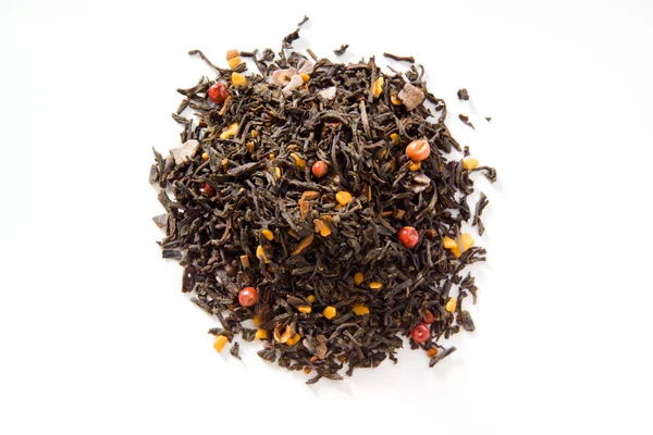 Té negro con pastel de miel, cacao, canela, granos de pimienta rosa — Foto de Stock